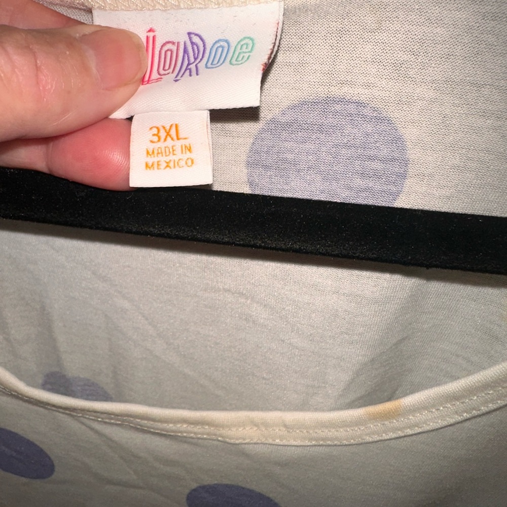 Lularoe 3X off white Lynnae with‎ large lavender polka dots.NWT. 😍😍😍 - Picture 5 of 9
